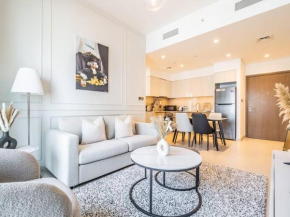 Dubai Mall Delight: Modern 1BR Downtown Haven